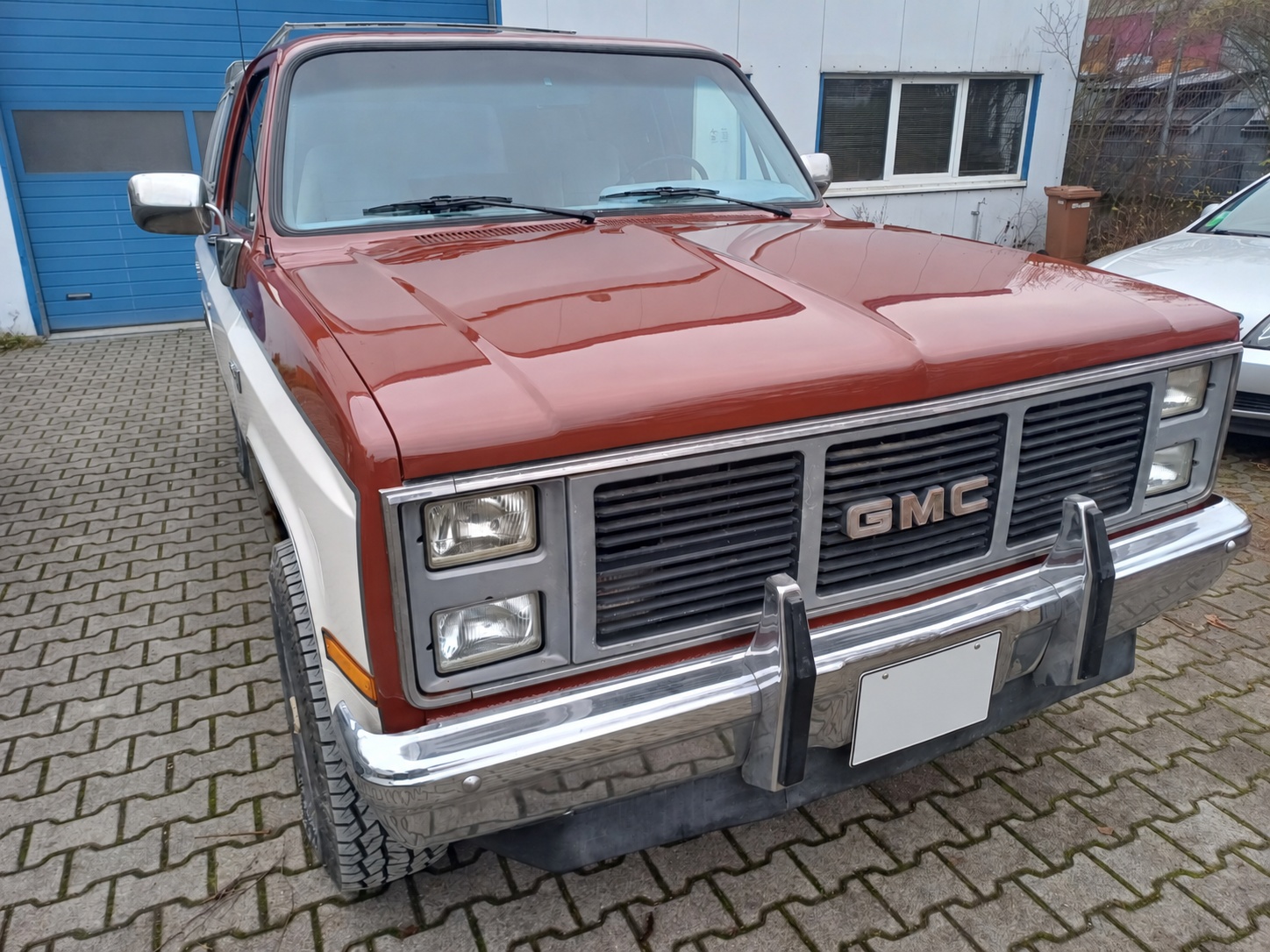 GMC Jimmy – Komplettlackierung: Fertiges Fahrzeug – Front